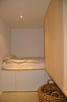 Photo 11 chambre d'enfant avec armoire sous le lit